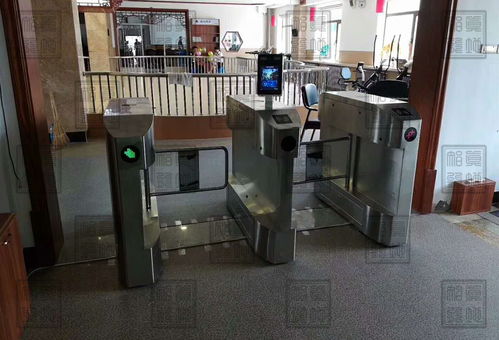 真地人體測溫通道閘機 高效識別的出入口智慧屏障